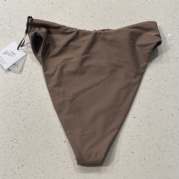 Jade Swim Nude Color Bikini Size Medium - Picture 13 of 13